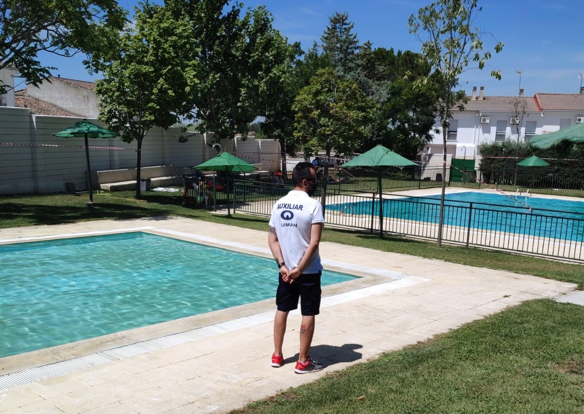 Suman Social control medidas de prevención COVID-19 en la Piscina Municipal de Torrequemada.